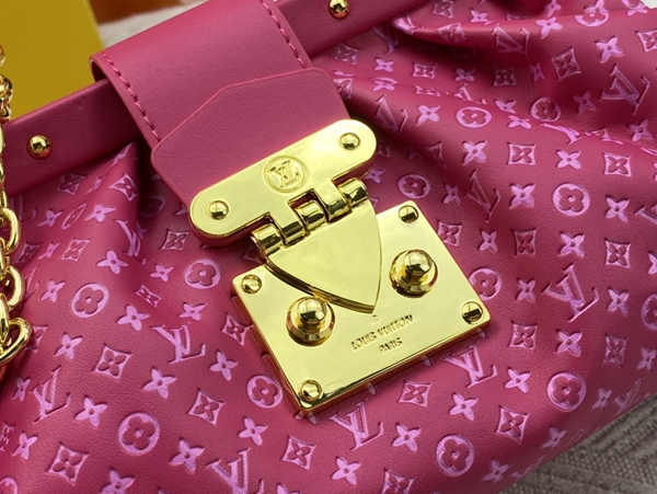 ルイヴィトンバッグ角部分ディテール